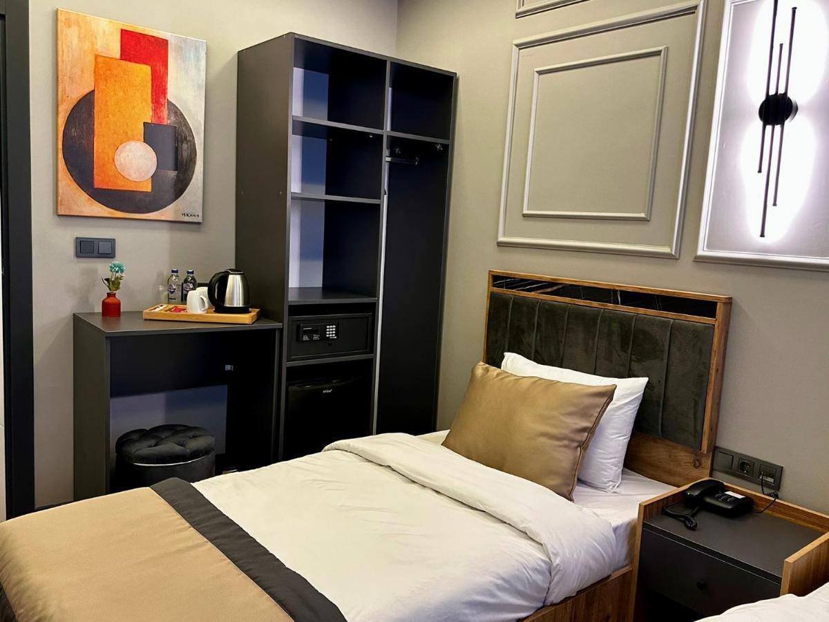 Skymoon Istanbul Airport Hotel Arnavutkoy Bagian luar foto