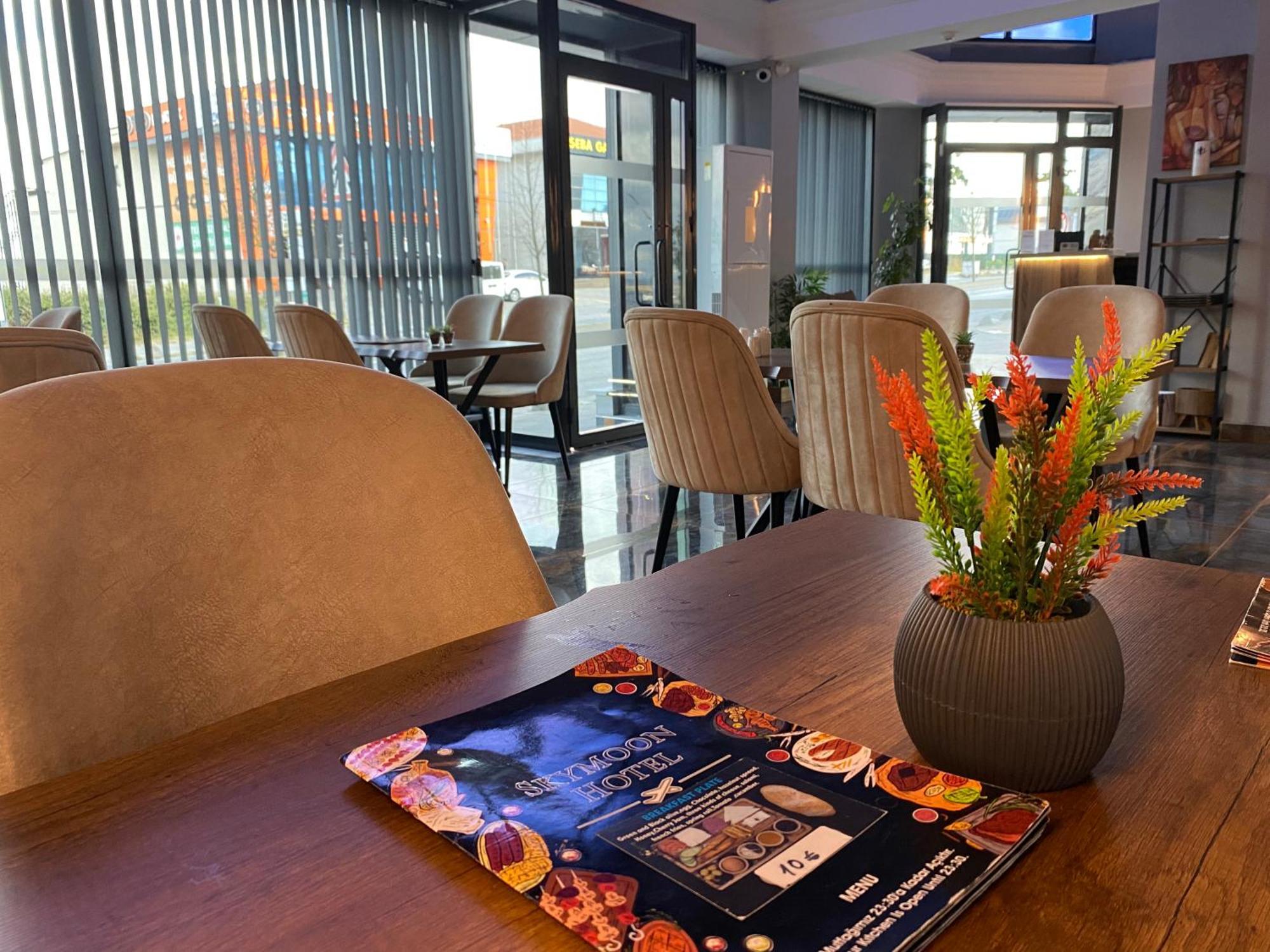 Skymoon Istanbul Airport Hotel Arnavutkoy Bagian luar foto