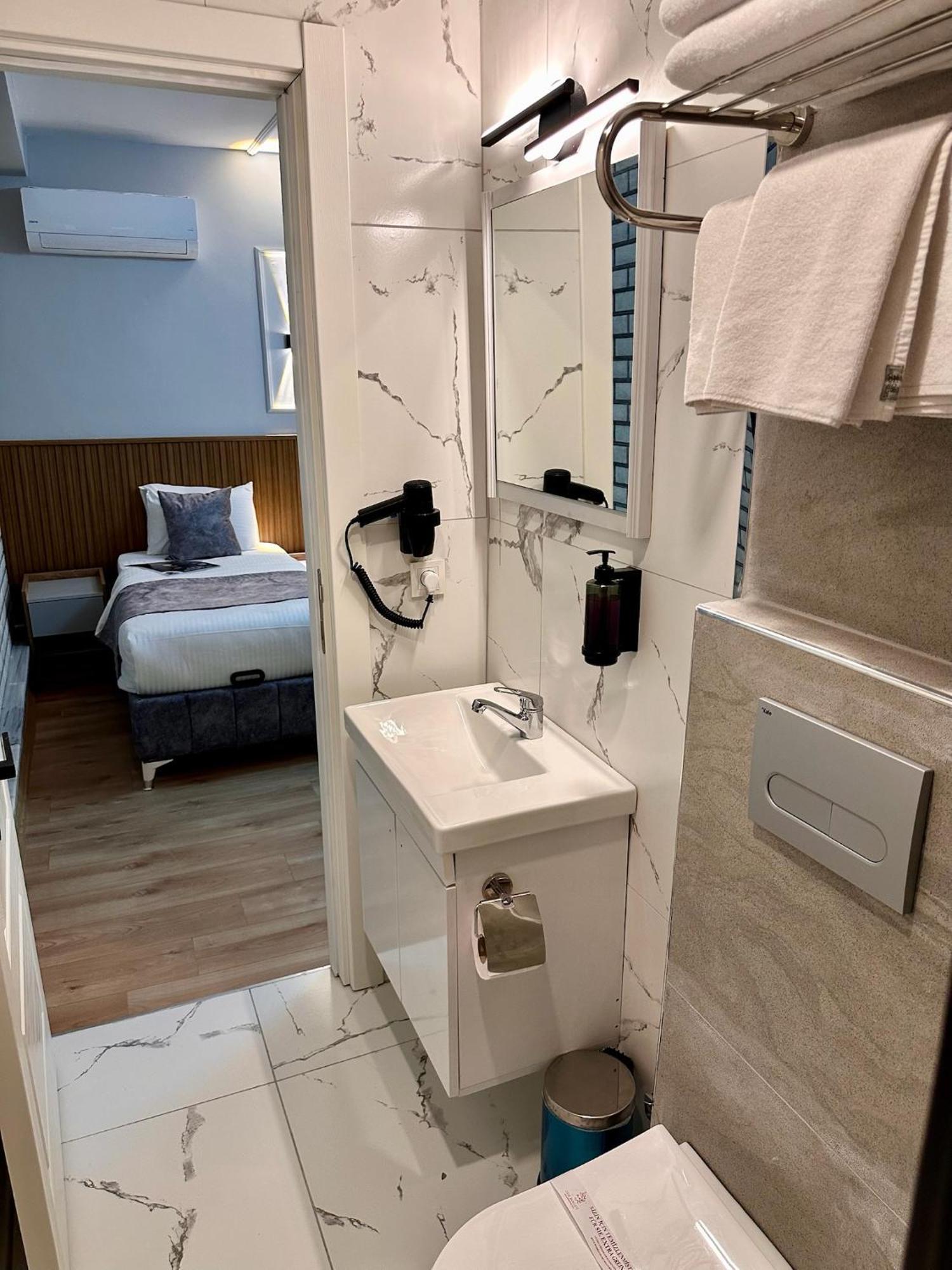 Skymoon Istanbul Airport Hotel Arnavutkoy Bagian luar foto