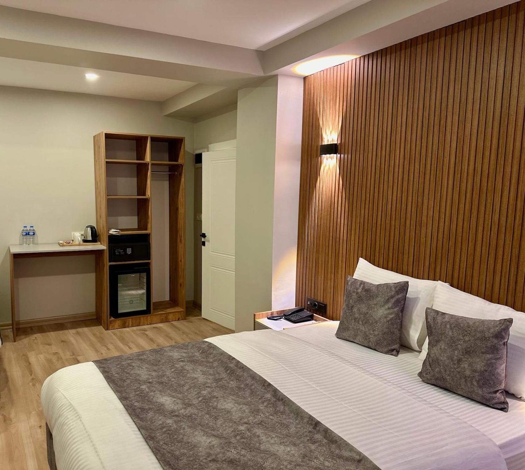 Skymoon Istanbul Airport Hotel Arnavutkoy Bagian luar foto